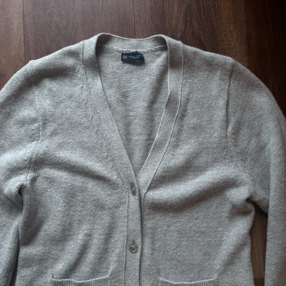GAP Medium Tall Grey Knit Cardigan Wide Sleeve Button Front Sweater Pockets - Picture 5 of 7